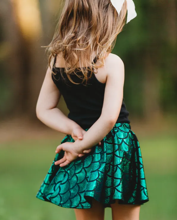 Girls Novelty Circle Skirt | Black Unicorn Dream